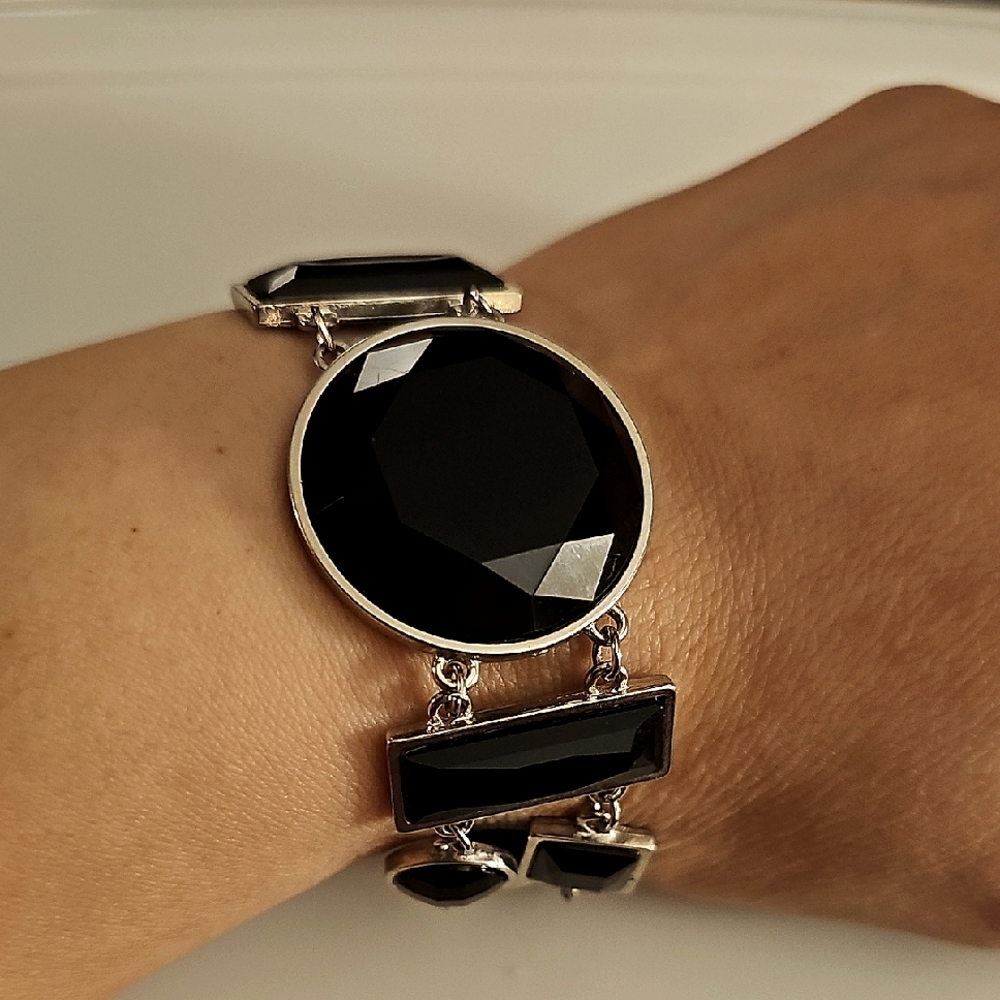 Elegant Faceted Geometric Black Acrylic & Silvertone Bracelet